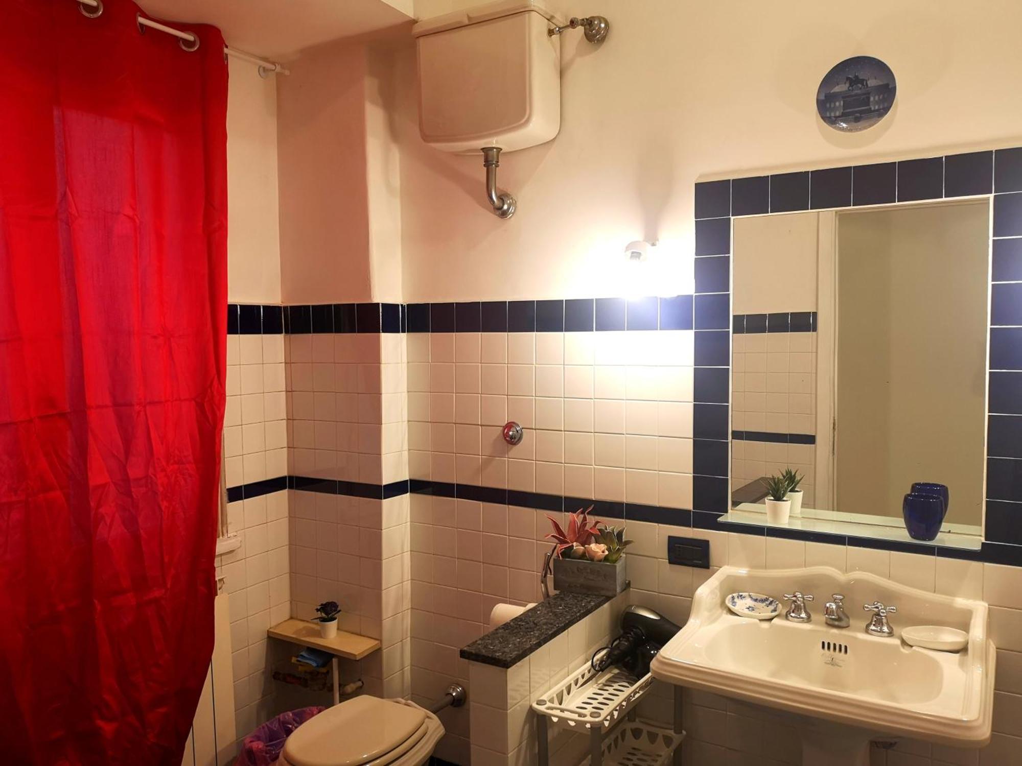 Apartment Dreams Rom